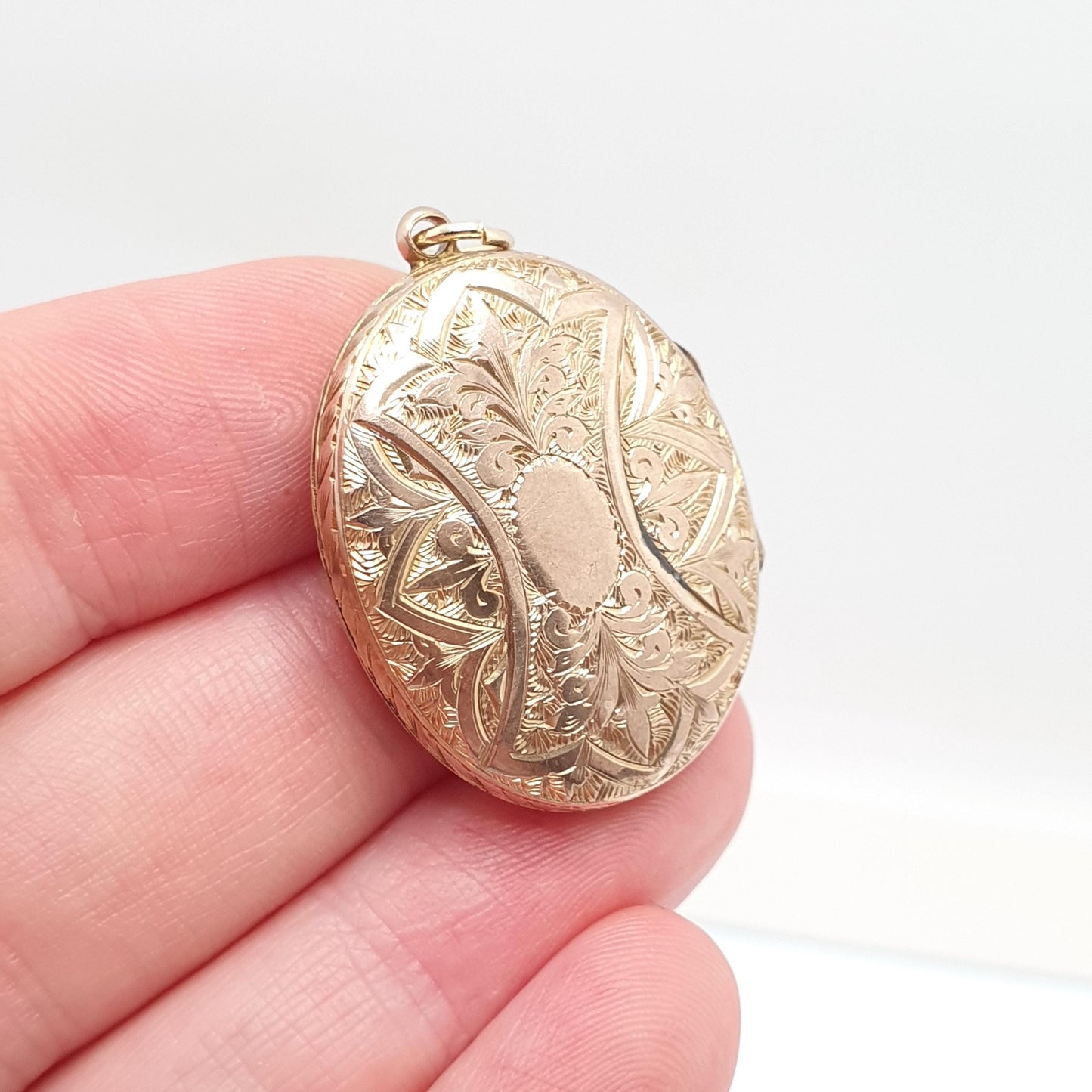 Antique 9ct Gold Locket Oval Victorian Solid 9k 375 Back and Front Hand Engraved Pendant Necklace Jewelry Jewellery