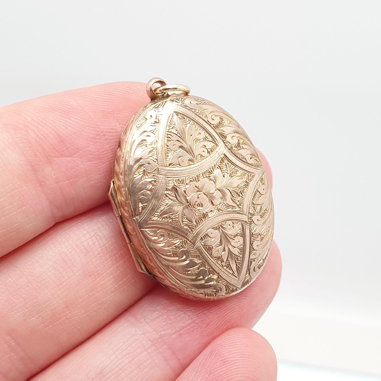 Antique 9ct Gold Locket Oval Victorian Solid 9k 375 Back and Front Hand Engraved Pendant Necklace Jewelry Jewellery