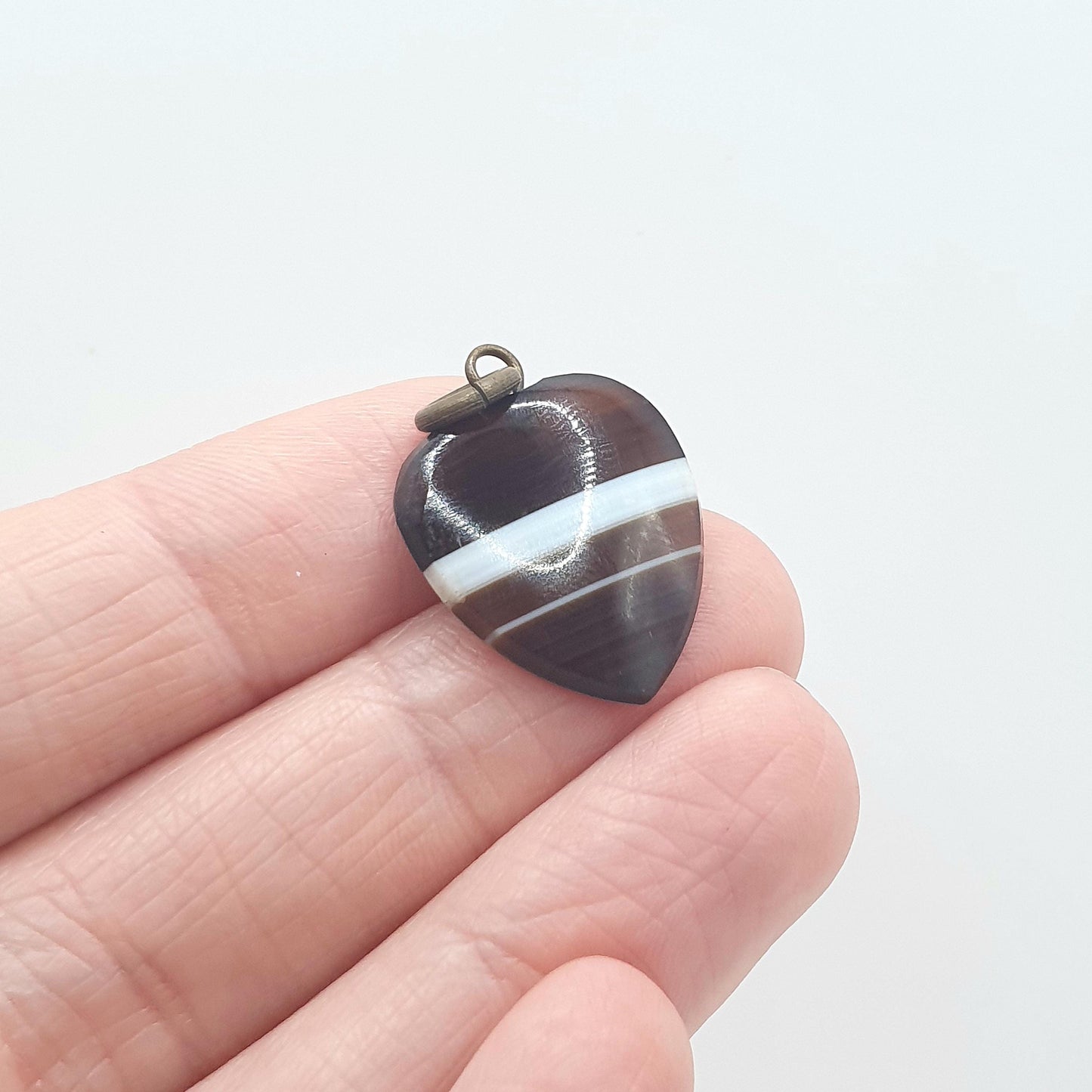 Antique Victorian Humbug Agate Heart Pendant Veined Striped Quartz Gemstone Love Vintage Jewellery Necklace Jewelry
