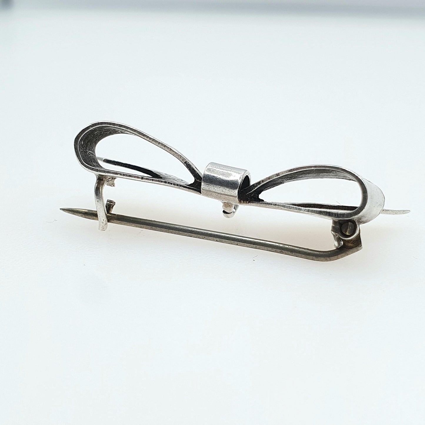 Antique Sterling Silver Bow Brooch Hand Engraved Ribbon Nurse Fob Cute Gift Womens Mens Jewellery Jewelry