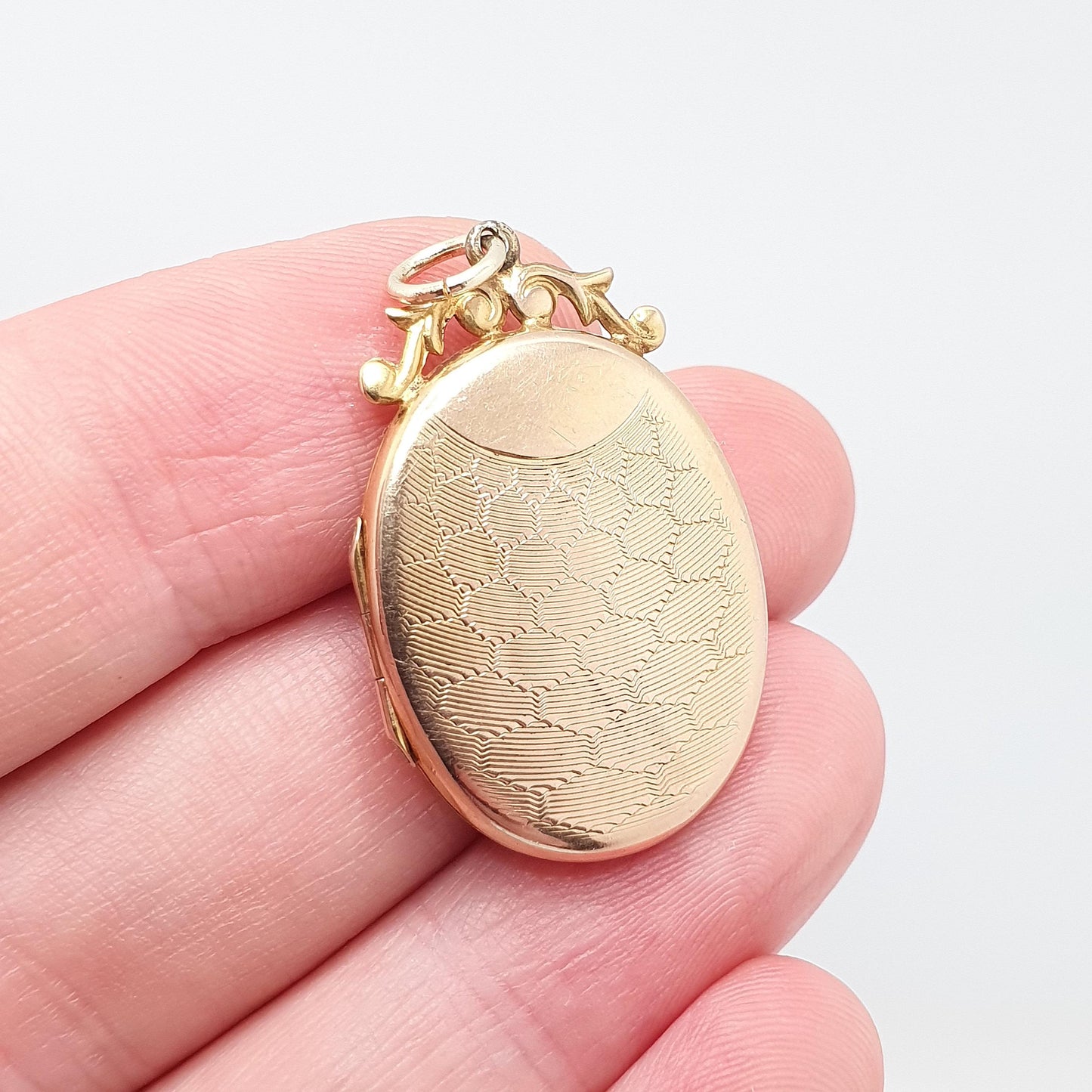 Antique 9ct 9k Gold Locket Honeycomb Pattern Oval All Solid 9kt 375 Pendant Hallmarked Necklace Vintage Jewelry Jewellery