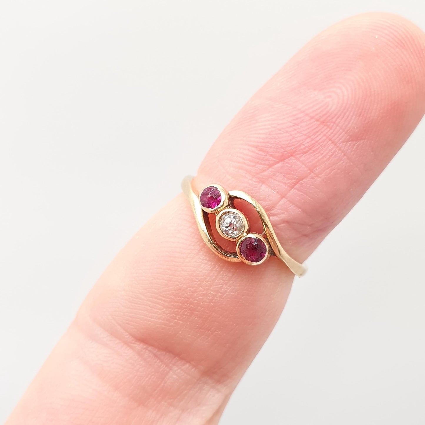 Antique 18ct 18k Gold Ruby & Diamond Ring Crossover 18k Solid 750  Trilogy Old Cut Victorian Sparkly Gemstone Womens Vintage Jewelry