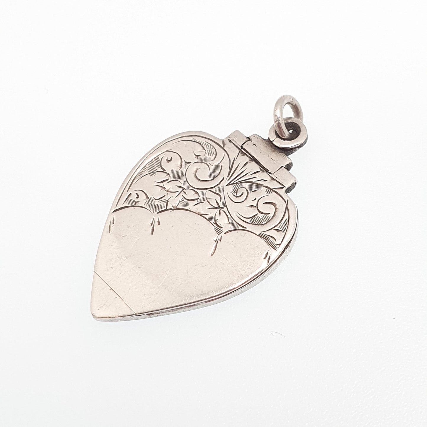 Antique Sterling Silver Locket Art Deco Heart Shape Geometric Pattern Arrow Necklace Pendant 1920s Picture Photo Jewelry Vintage Jewellery