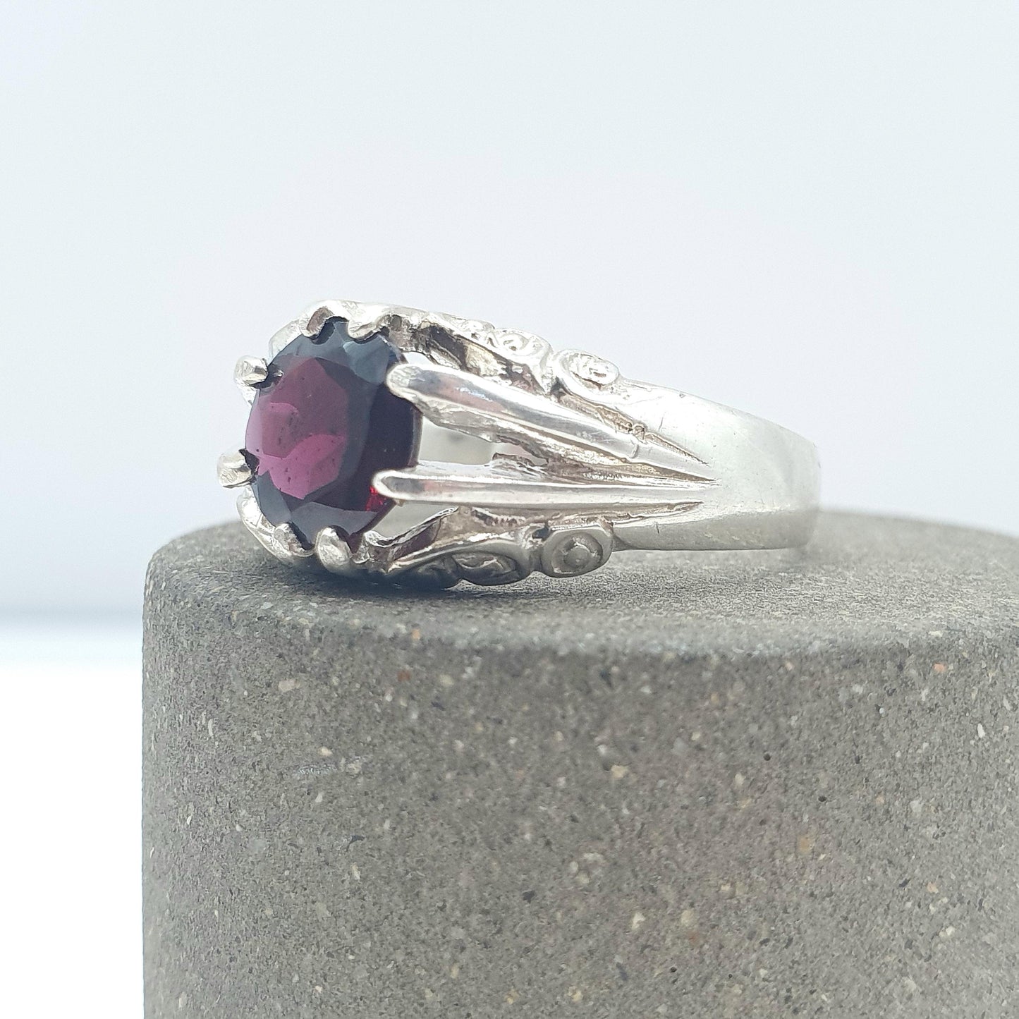 Vintage Solid Silver Garnet Gypsy Ring Solitaire Round Cut Pyrope Gemstone Retro Large Mens Womens Jewellery Jewlery UK U US 10
