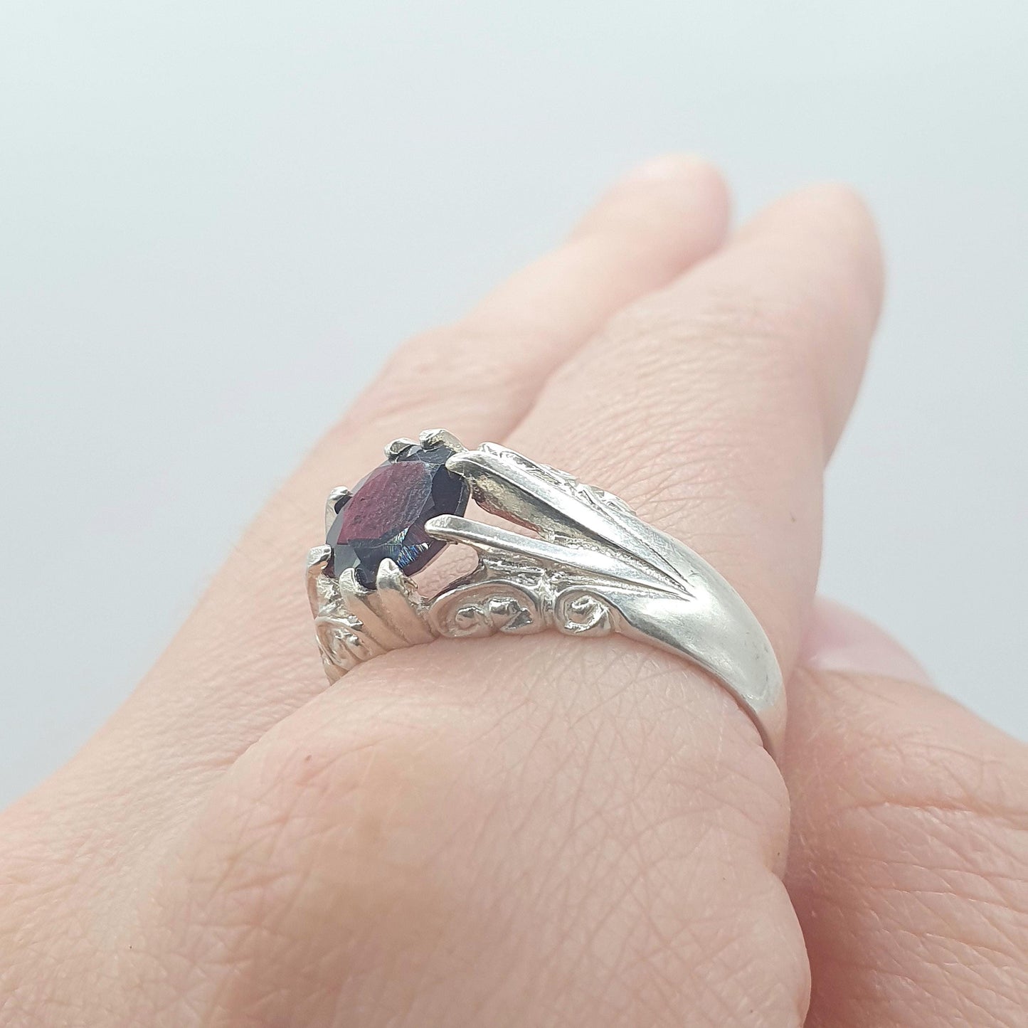 Vintage Solid Silver Garnet Gypsy Ring Solitaire Round Cut Pyrope Gemstone Retro Large Mens Womens Jewellery Jewlery UK U US 10