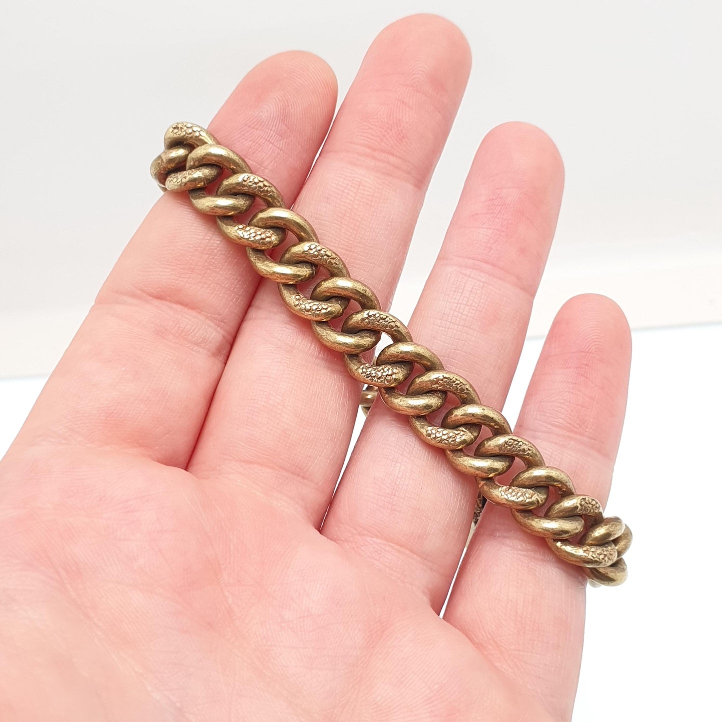 Antique Victorian Curb Link Padlock Bracelet Gold Tone Base Metal Lock Clasp Charm Textured Links 20cm 7.8" 48.19g