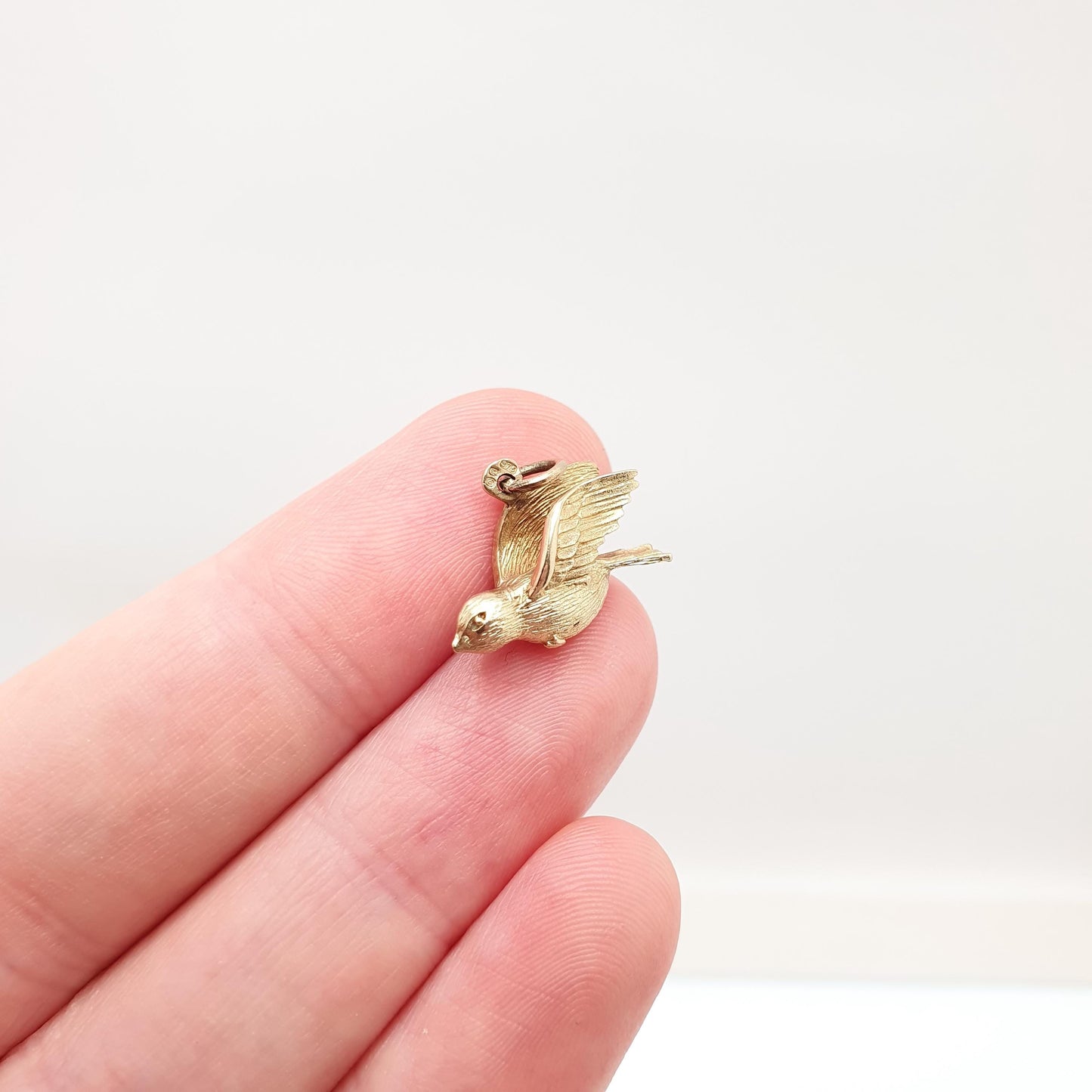 Vintage 9ct Gold Bird Charm Pendant Flying Swallow Solid 9k 375 Necklace Bracelet Birds Retro Womens Mens Jewelry Jewellery
