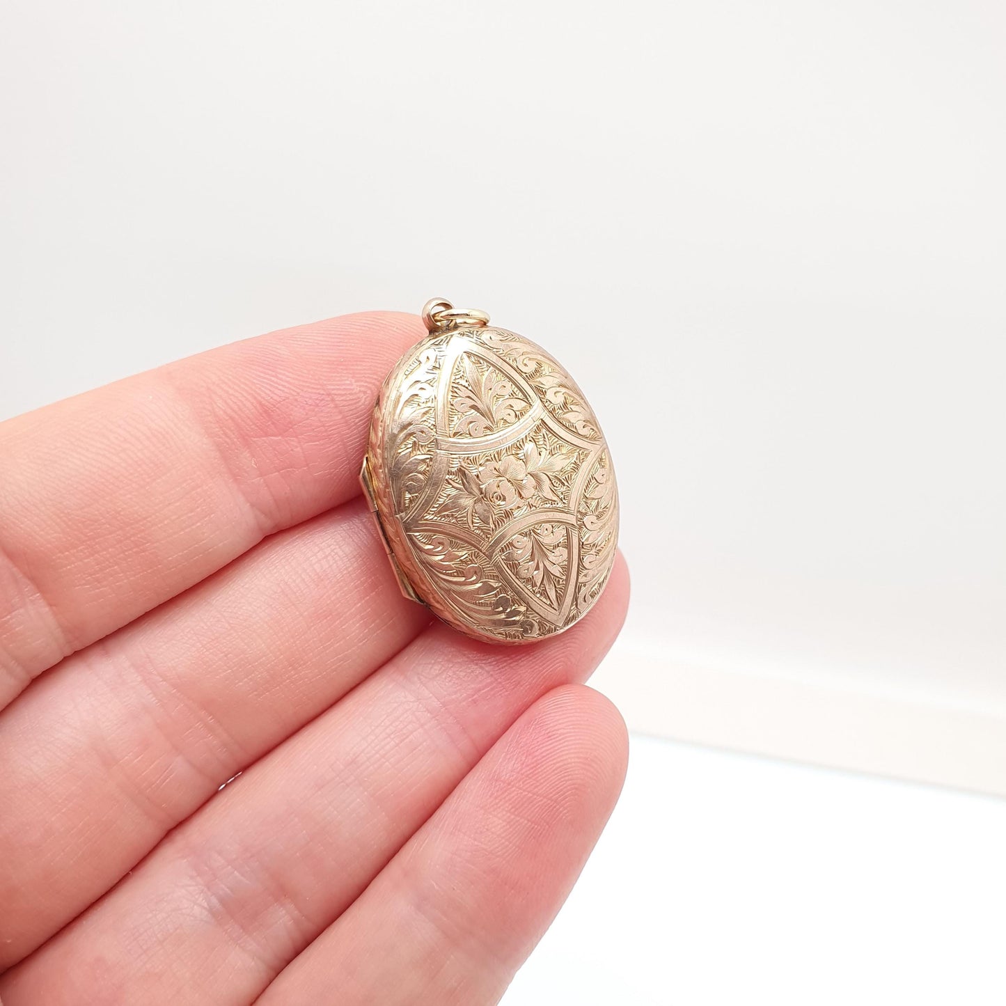 Antique 9ct Gold Locket Oval Victorian Solid 9k 375 Back and Front Hand Engraved Pendant Necklace Jewelry Jewellery