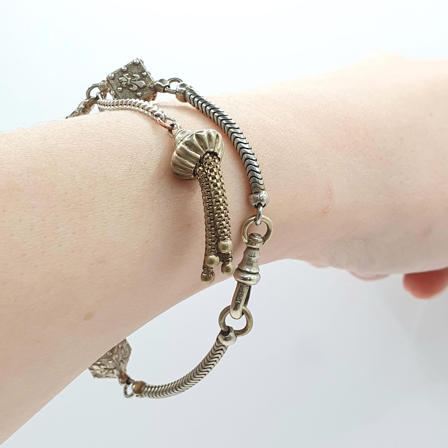 Antique French Albertina Chain Bracelet with Dice Tassel Fob Dog Clip Fleur de Lys Silver Tone Base Metal Jewellery Jewelry 19.5cm 11.16g