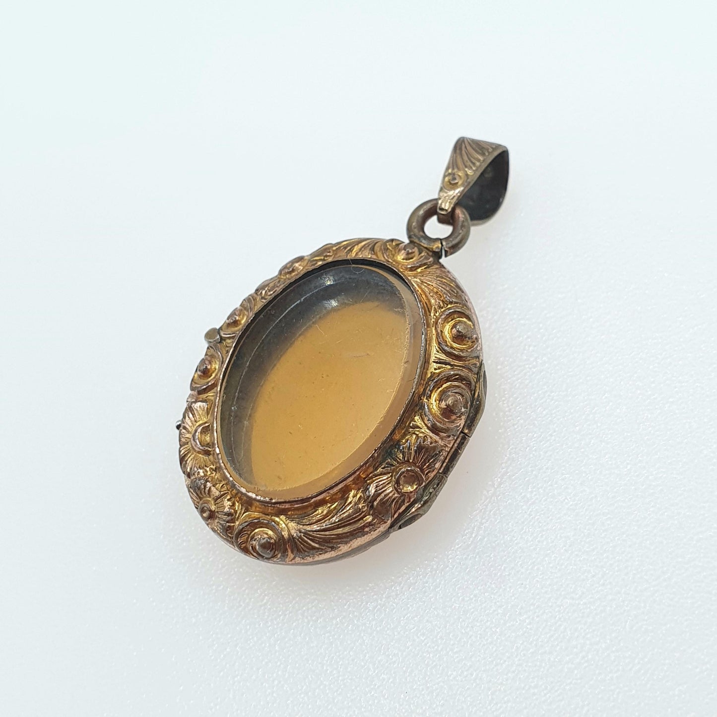 Antique Victorian Rolled Gold Locket Oval 4 Picture Sections Quadruple Embossed Oval Necklace Womens Ladies Jewellery Jewelry