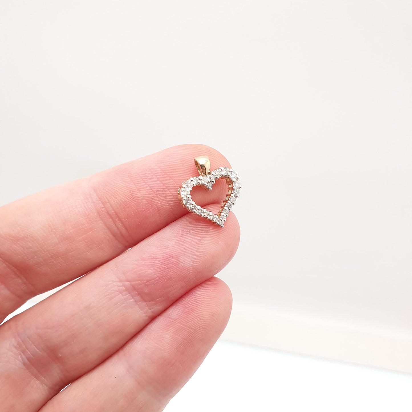 Vintage 9ct 9k Gold Heart Diamond Pendant 0.25ct Genuine Diamonds Necklace Solid 375 Love Womens Jewelry Jewellery