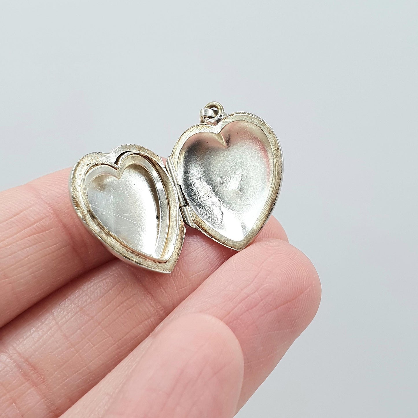 Antique Art Deco Solid Silver Back and Front Heart Locket Sunburst Pattern Keepsake Pendant Necklace Womens Unisex Jewelry Jewellery