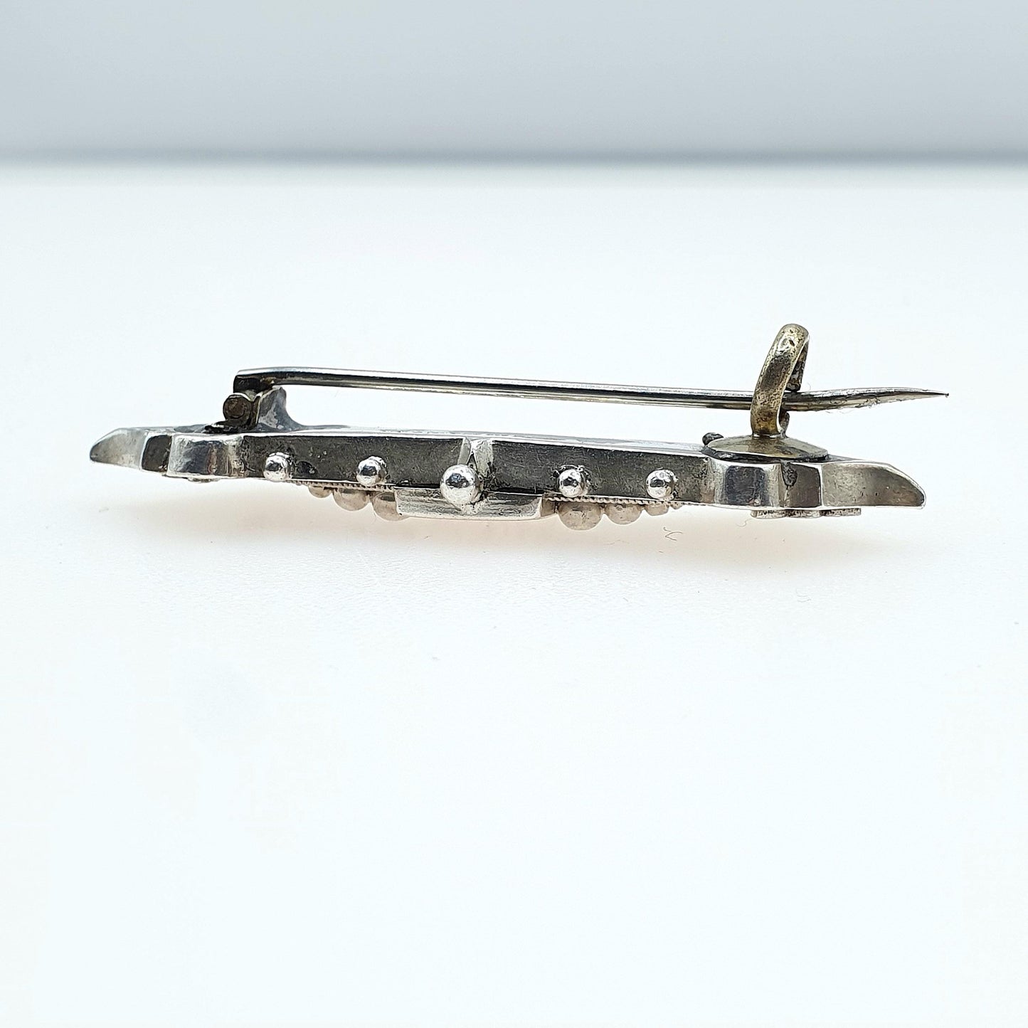 Antique Victorian Sterling Silver Sweetheart Brooch 1894 Hallmark Etruscan Style Pointed Women Jewellery Jewelry Vintage
