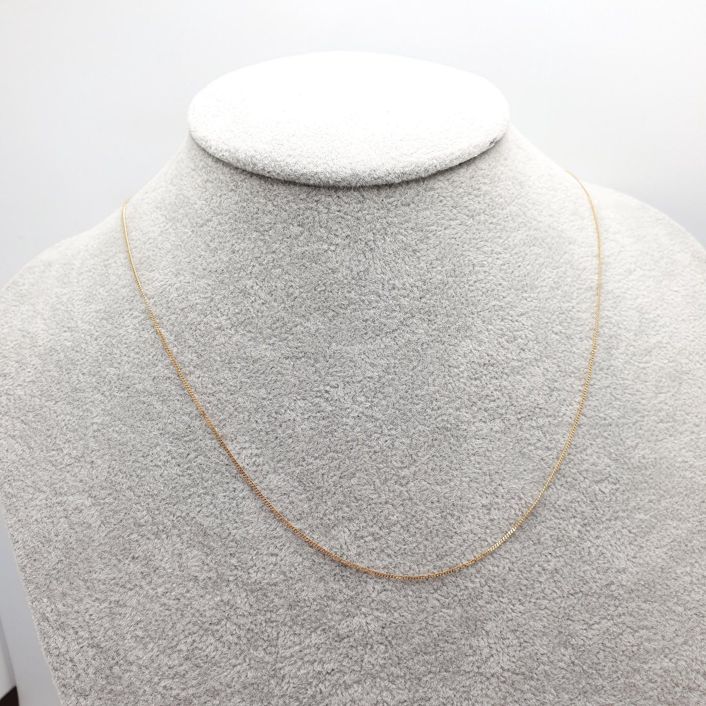 Vintage 9k 9ct Gold Chain Necklace Fine Curb Link 46cm 18.1" 0.76g Solid 9 Carat Yellow Retro Mens Womens Unisex Jewellery Jewelry