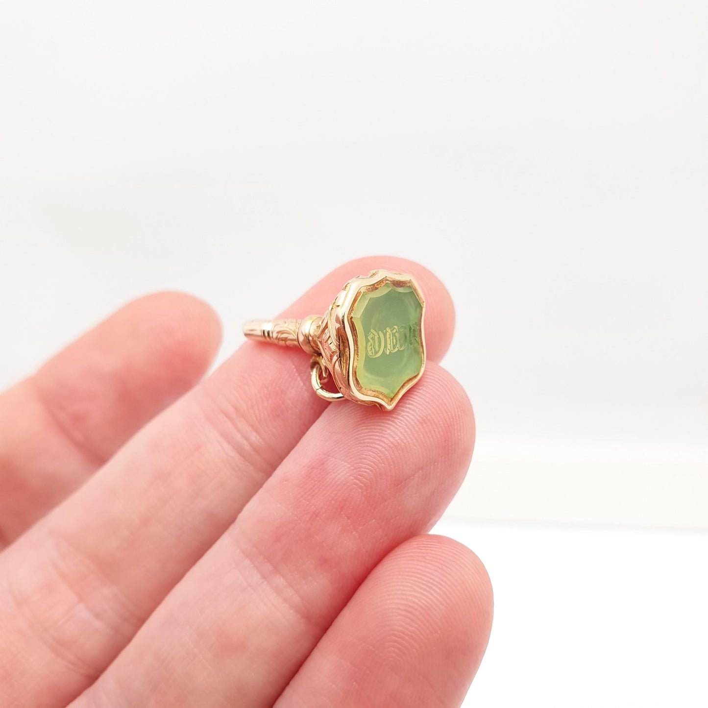 Antique 18ct Gold Intaglio Fob Pendant Necklace Victorian Lime Green Agate Gemstone Albert Solid 18k 750 Vintage Jewellery Jewelry
