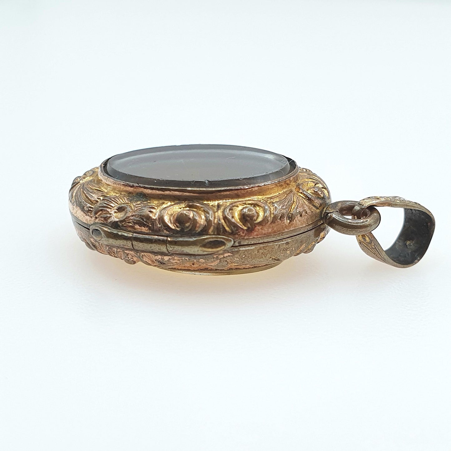 Antique Victorian Rolled Gold Locket Oval 4 Picture Sections Quadruple Embossed Oval Necklace Womens Ladies Jewellery Jewelry