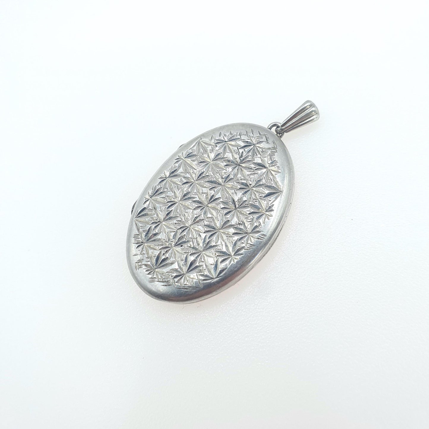 Vintage Sterling Silver Star Engraved Locket Oval Celestial Stars Night Picture Photo Pendant Necklace Unisex Jewelry Vintage Jewellery