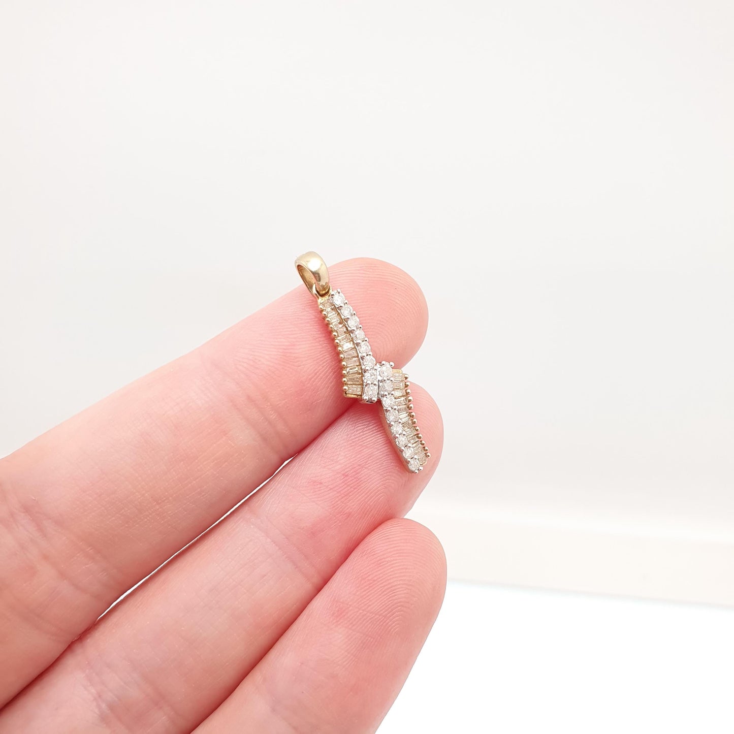 Modernist 9ct Gold Diamond Pendant Baguette & Brilliant Cut Genuine Natural Diamond Necklace Solid 375 9k Jewelry Jewellery