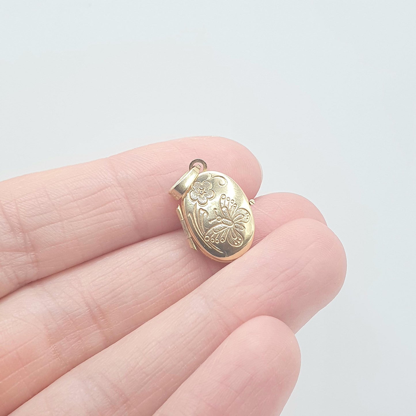 Vintage 9ct Gold Butterfly Locket All Solid 9k 9kt Insect Tiny Oval Necklace Photo Picture Pendant Retro Jewellery