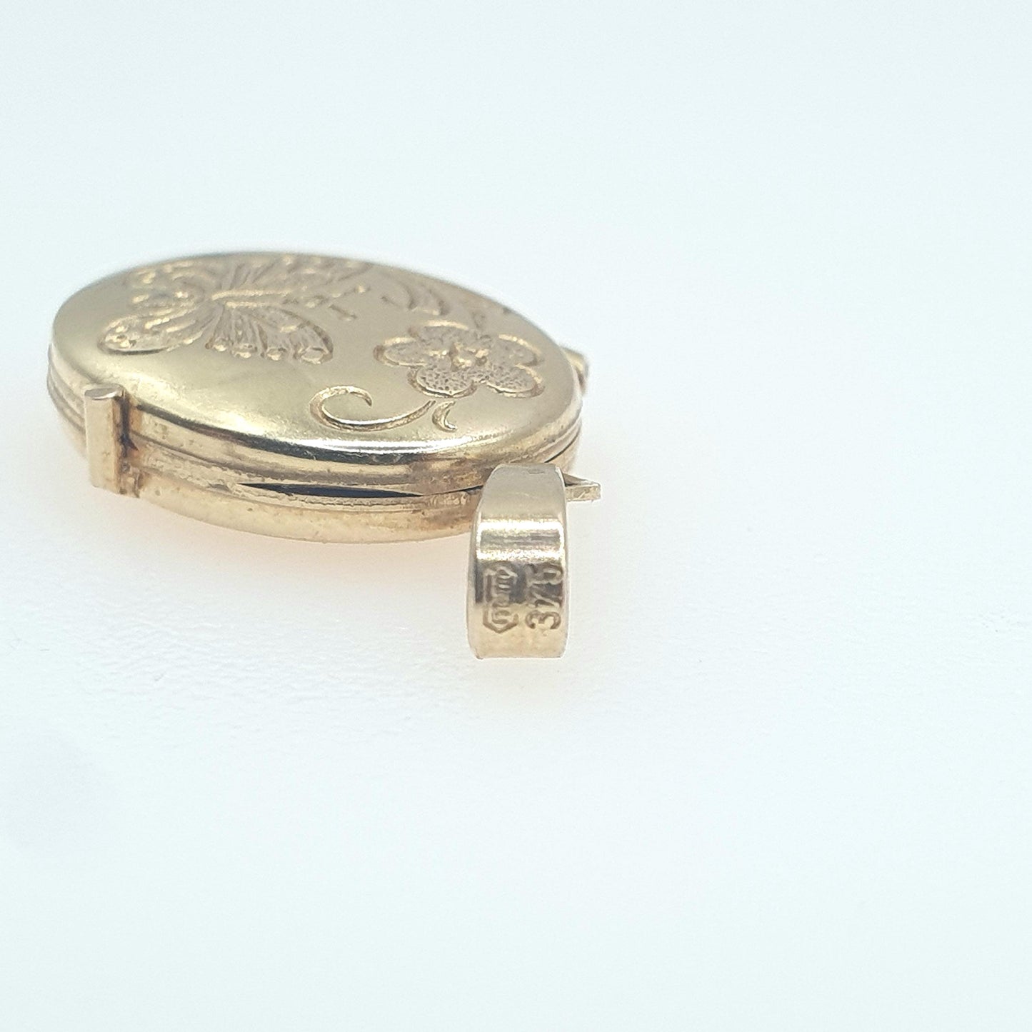 Vintage 9ct Gold Butterfly Locket All Solid 9k 9kt Insect Tiny Oval Necklace Photo Picture Pendant Retro Jewellery