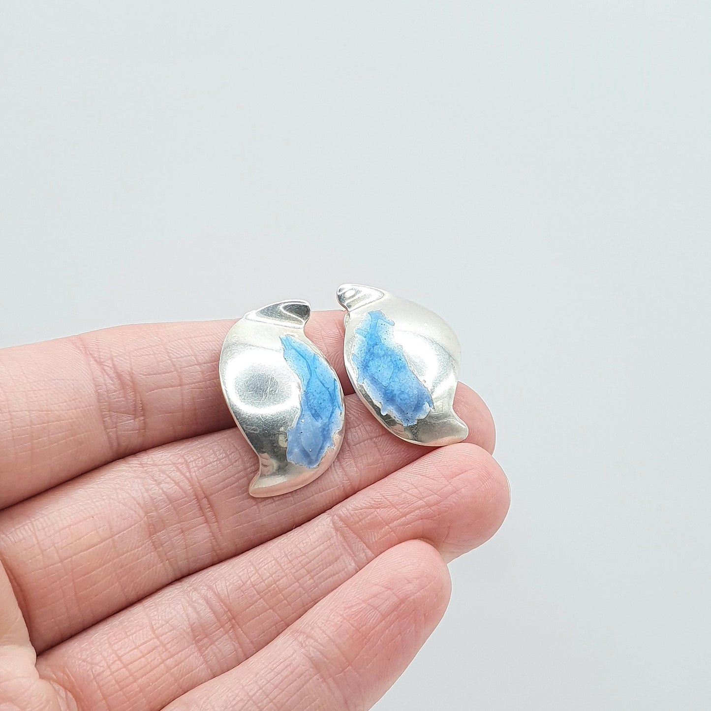 Vintage Sterling Silver Wave Enamel Earrings Modernist Minimalist Clip On Blue Cold Enamel Ladies Solid 925 Jewelry Retro Jewellery