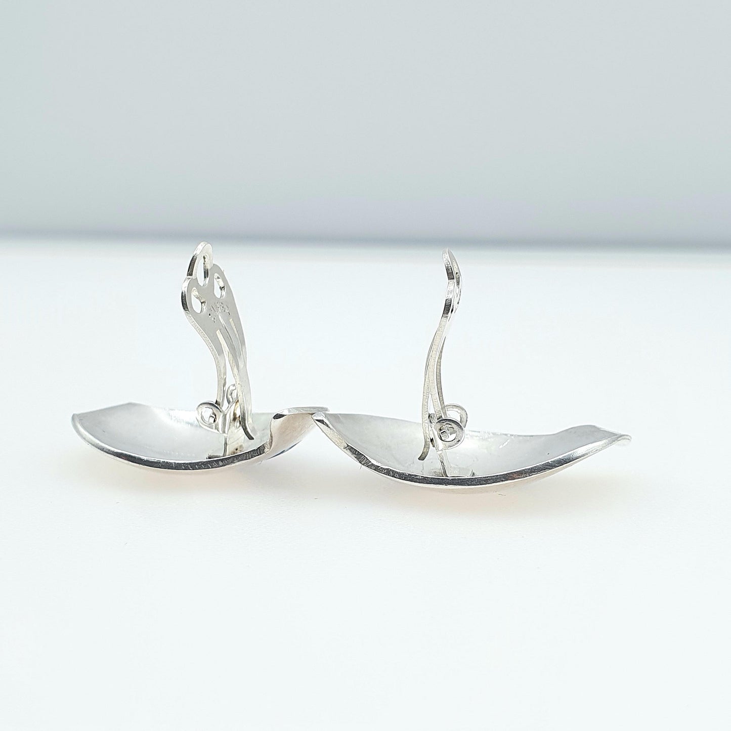 Vintage Sterling Silver Wave Enamel Earrings Modernist Minimalist Clip On Blue Cold Enamel Ladies Solid 925 Jewelry Retro Jewellery