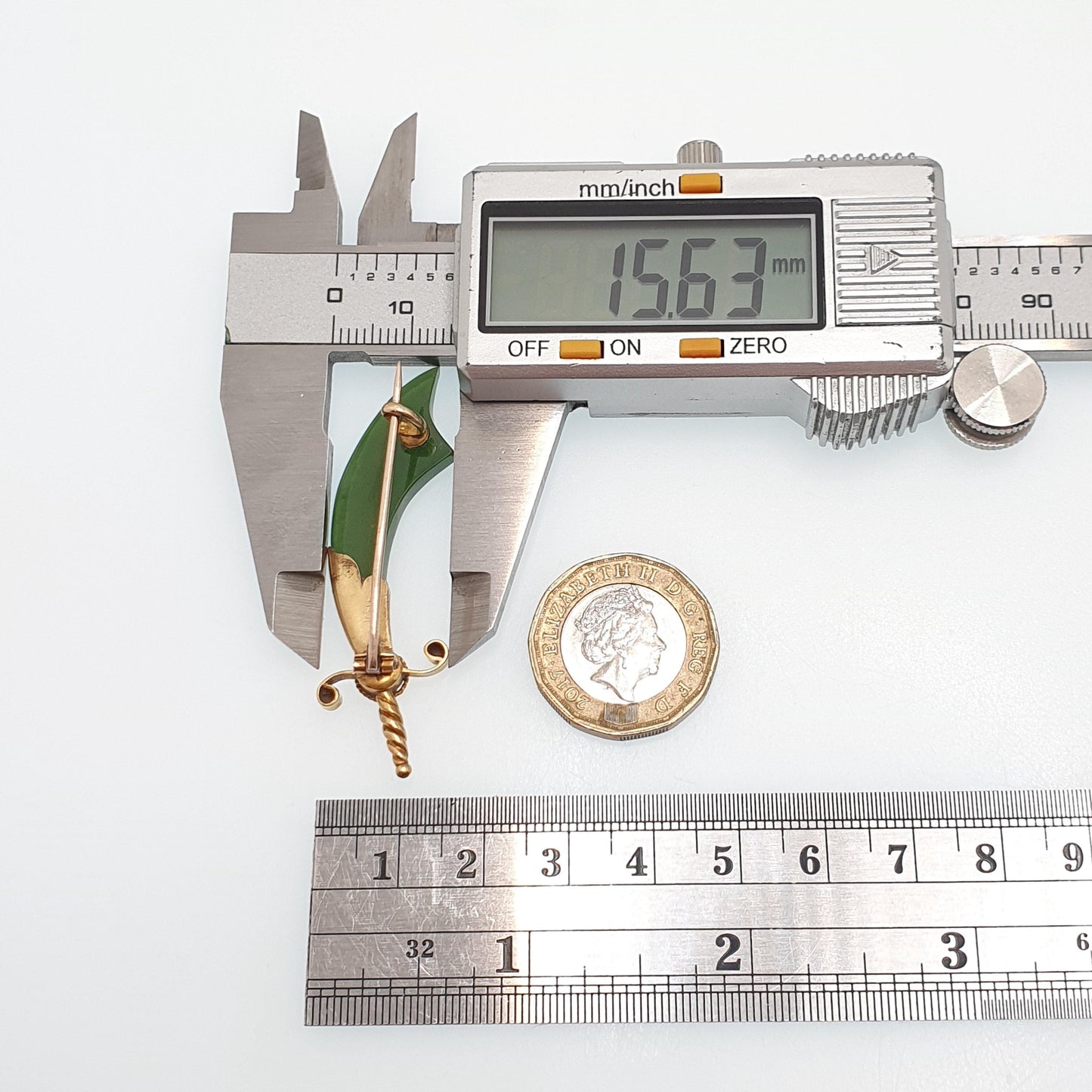 Antique 15ct Gold Scimitar New Zealand Jade Brooch Victorian Falchion Sword Solid 15 Carat 625 Nephrite Jadeite Jewellery Vintage Jewelry