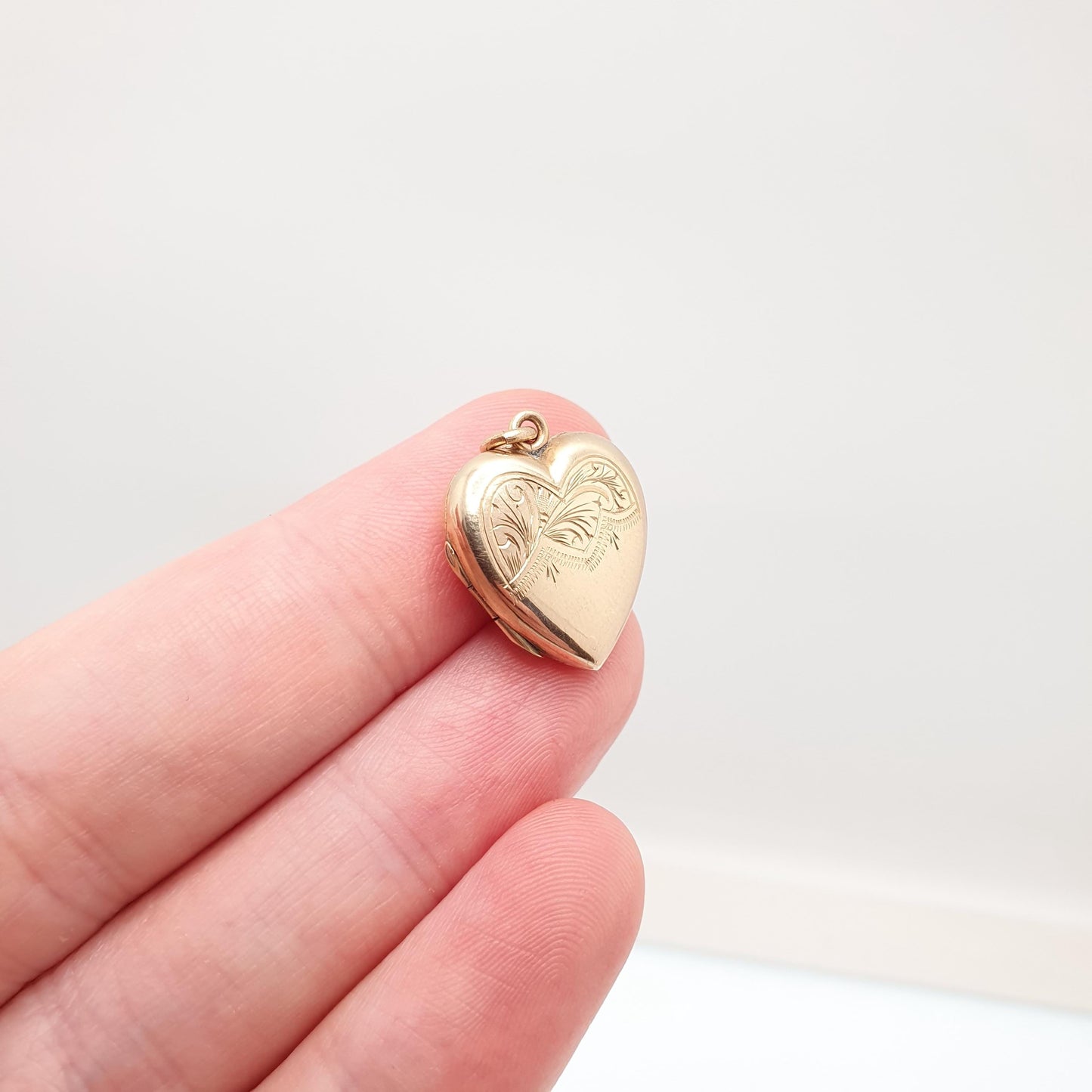 Antique 9ct Gold Heart Locket Cute Engraved Solid 9k 375 Pendant Love Gift Back & Front Necklace Jewelry Womens Jewellery