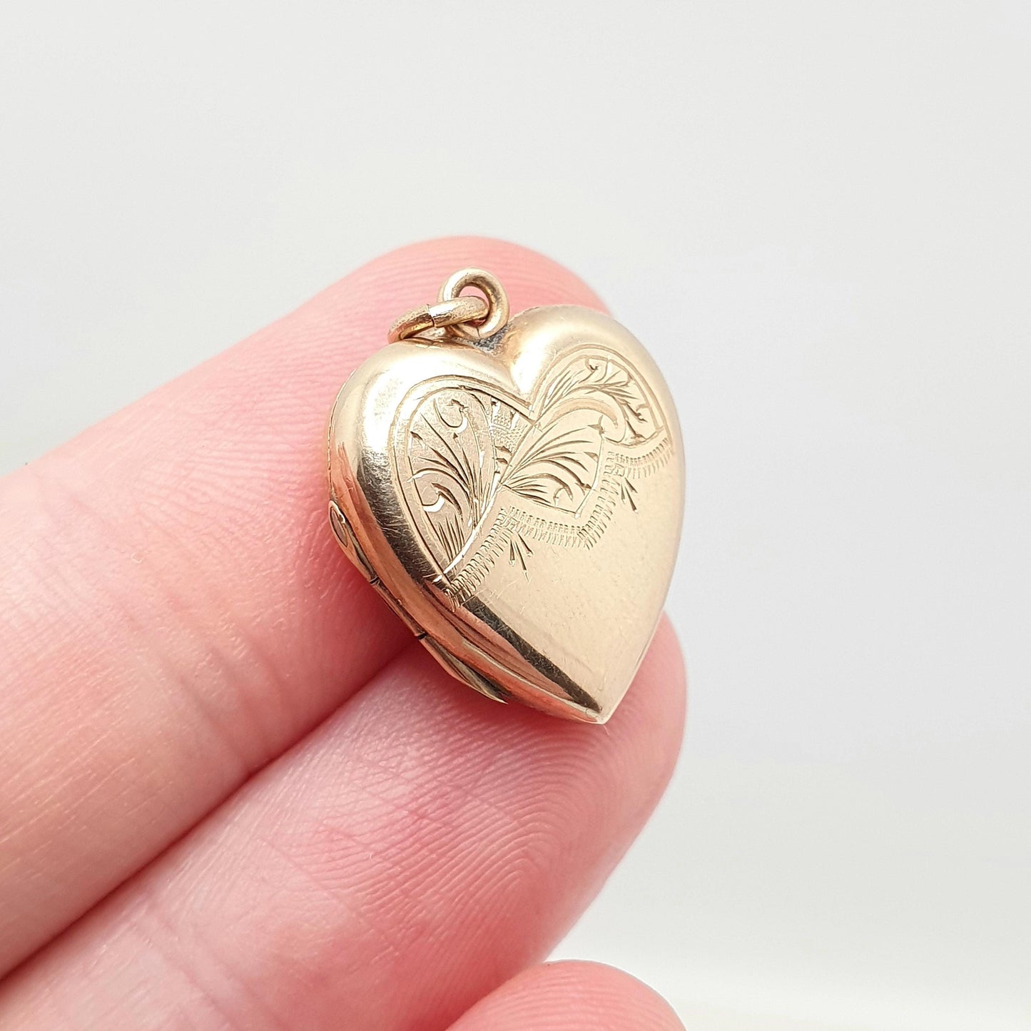 Antique 9ct Gold Heart Locket Cute Engraved Solid 9k 375 Pendant Love Gift Back & Front Necklace Jewelry Womens Jewellery