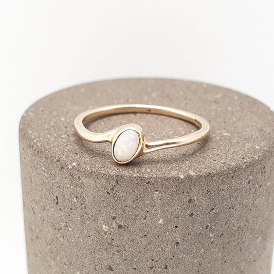 Vintage 9ct Gold Opal Ring Angled White Solitaire Gemstone Oval Cut Solid 9k Hallmarked Jewelry Jewellery