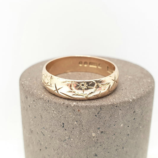 Vintage 9ct 9k Gold Band Ring Star and Sun Style Pattern Wide Stacking Stacker 1971 Hallmarked Solid 375 Womens Jewelry Jewellery