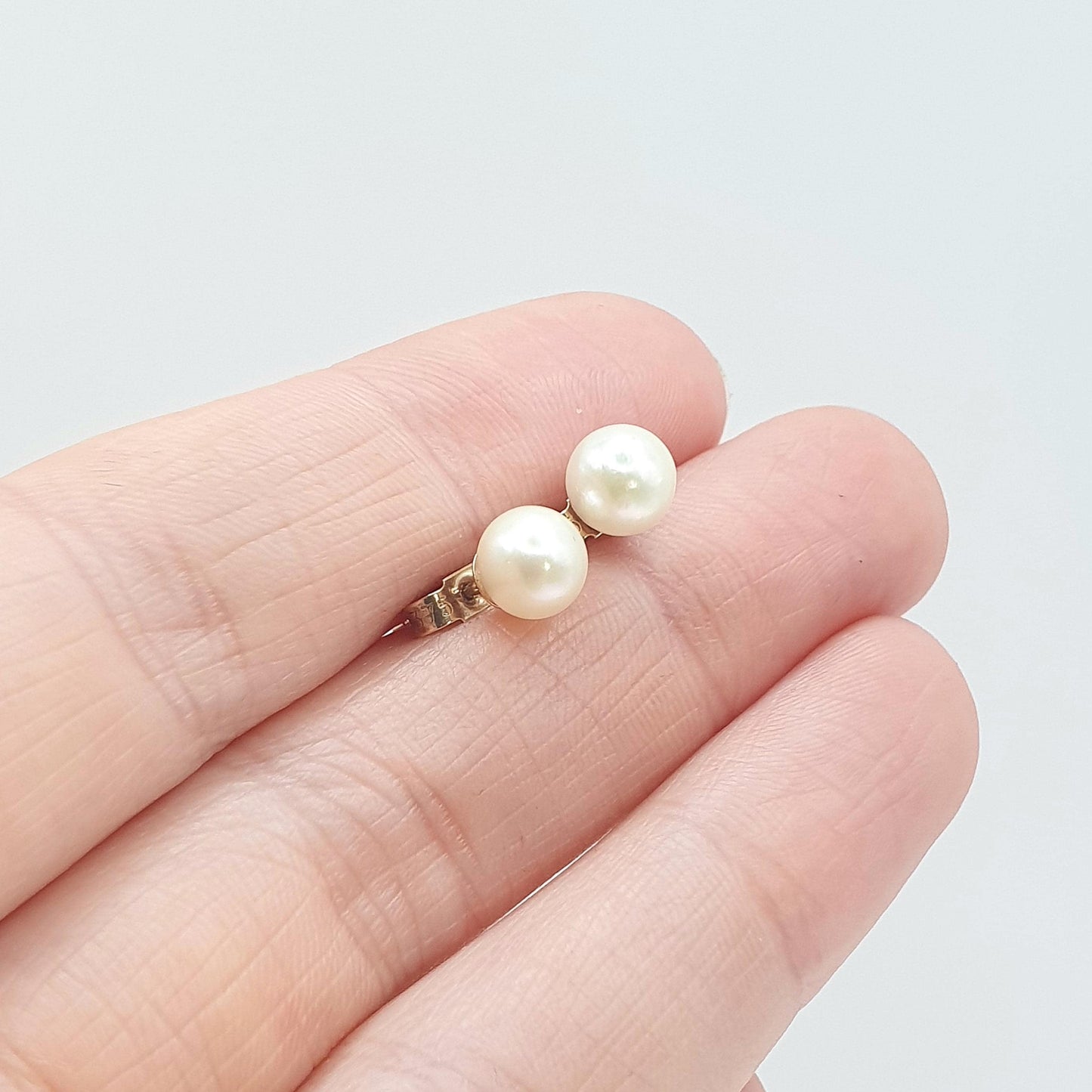 Vintage 9ct Gold Cultured Pearl Earrings Stud Solitaire Single White Womens Ladies Jewelry Jewellery Bead Ball Retro 9kt