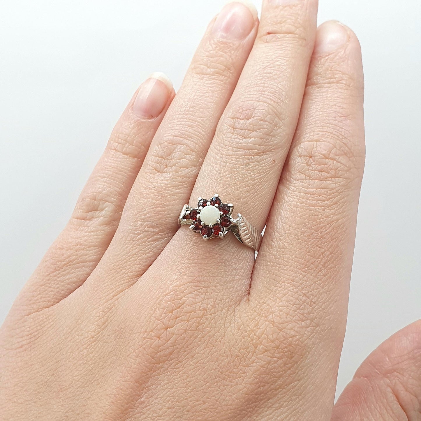 Vintage Sterling Silver Opal Garnet Ring Cluster Halo Leaf Shoulders Genuine Gemstones Womens Jewelry Jewellery UK M.5 US 6.5