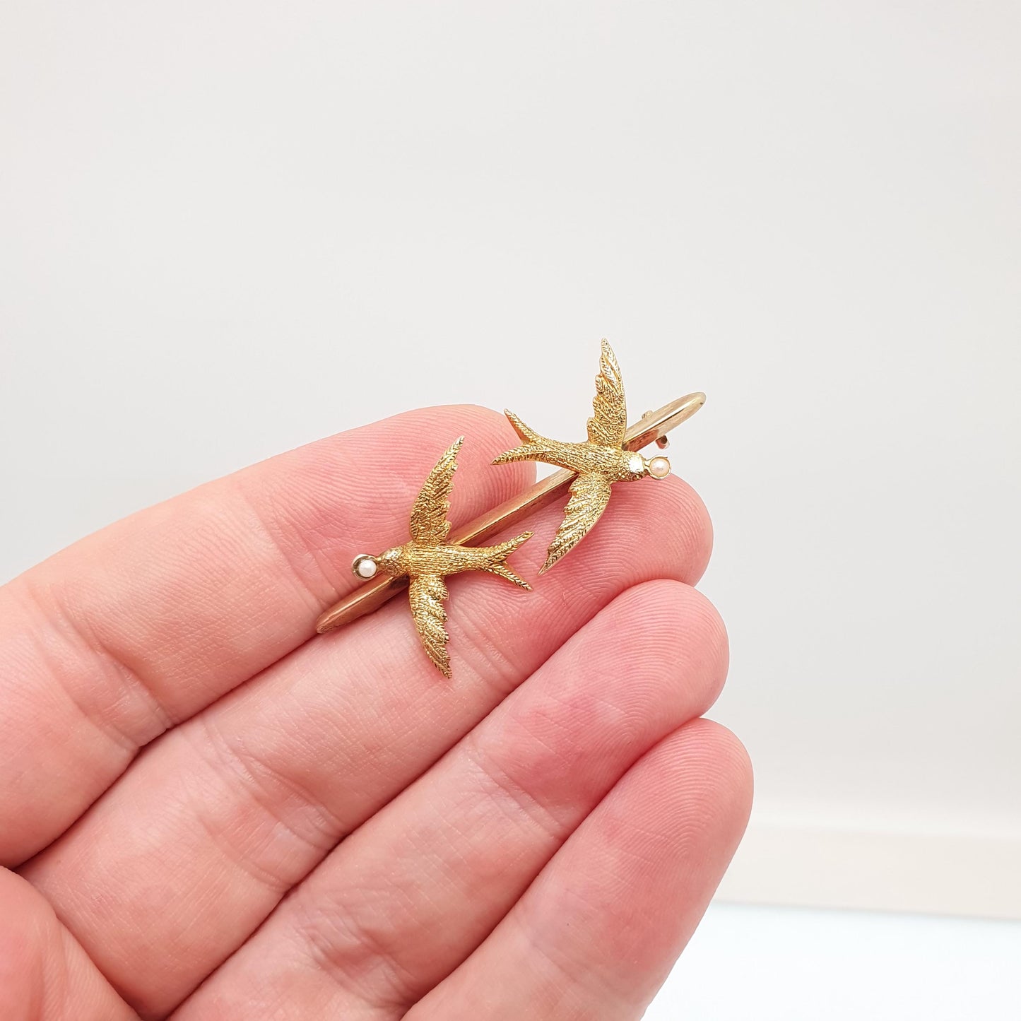 Antique 9ct Gold Pair of Swallows Brooch Bird Pin High Detail Seed Pearl Sweetheart 1905 Hallmark Solid 9kt 9k Vintage Jewelry Jewellery