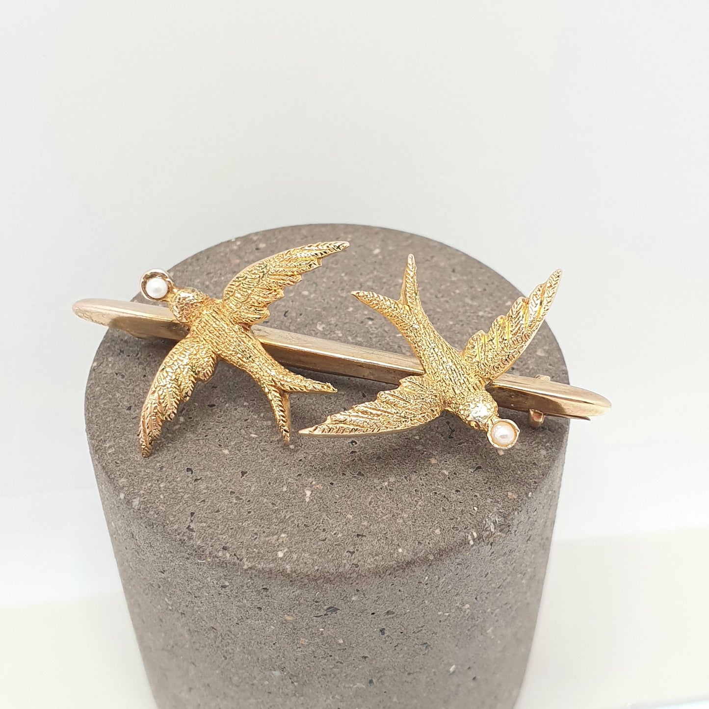 Antique 9ct Gold Pair of Swallows Brooch Bird Pin High Detail Seed Pearl Sweetheart 1905 Hallmark Solid 9kt 9k Vintage Jewelry Jewellery