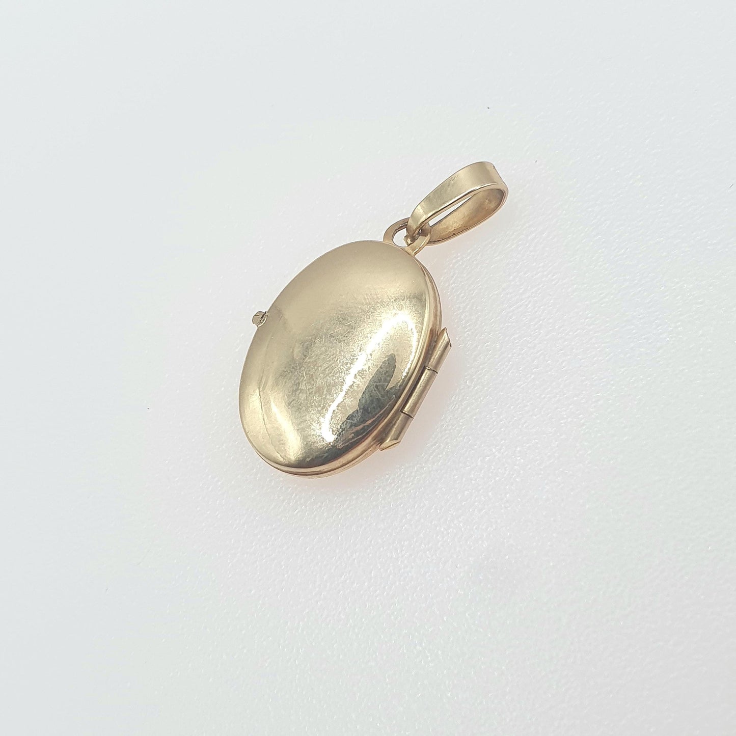 Vintage 9ct Gold Butterfly Locket All Solid 9k 9kt Insect Tiny Oval Necklace Photo Picture Pendant Retro Jewellery