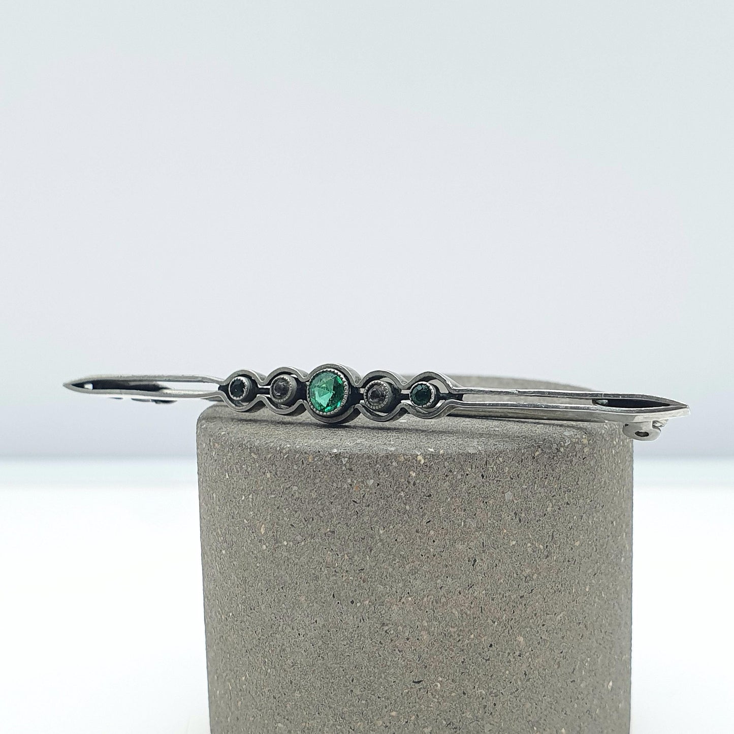 Antique Art Deco Emerald & Diamond Paste Brooch Silver Tone Base Metal Womens Jewelry Jewellery Mens Green Unisex