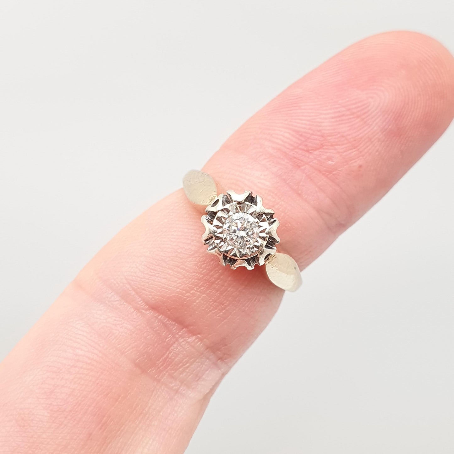Vintage 9ct Gold Diamond Ring 0.18ct Solitaire Illusion Star Setting Solid 9k 375 9kt Natural Gemstone White Gold Womens Jewelry Jewellery