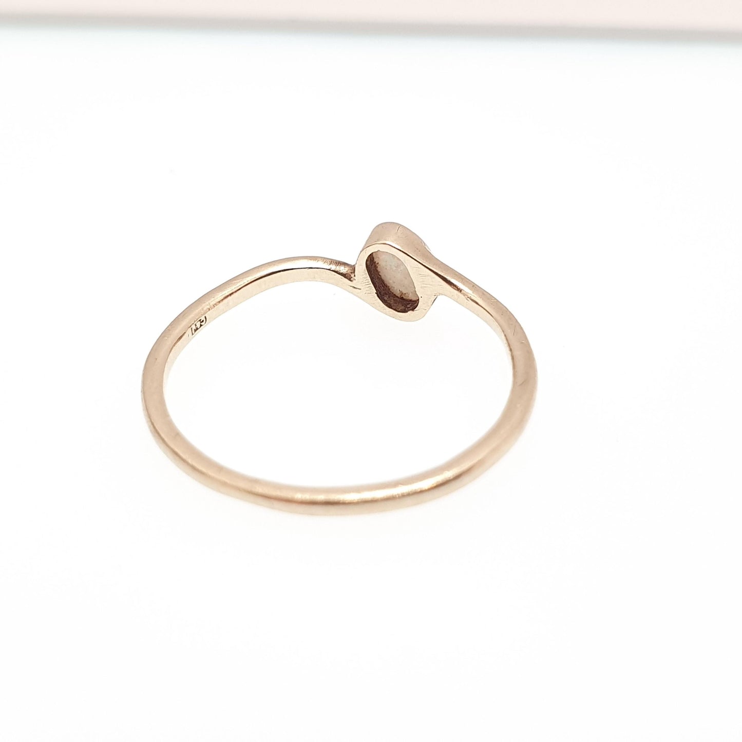 Vintage 9ct Gold Opal Ring Angled White Solitaire Gemstone Oval Cut Solid 9k Hallmarked Jewelry Jewellery