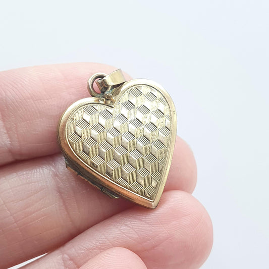 Vintage Rolled Gold Heart Locket Pendant Necklace Cube Geometric Pattern Photo Gold Filled Womens Jewellery Jewelry