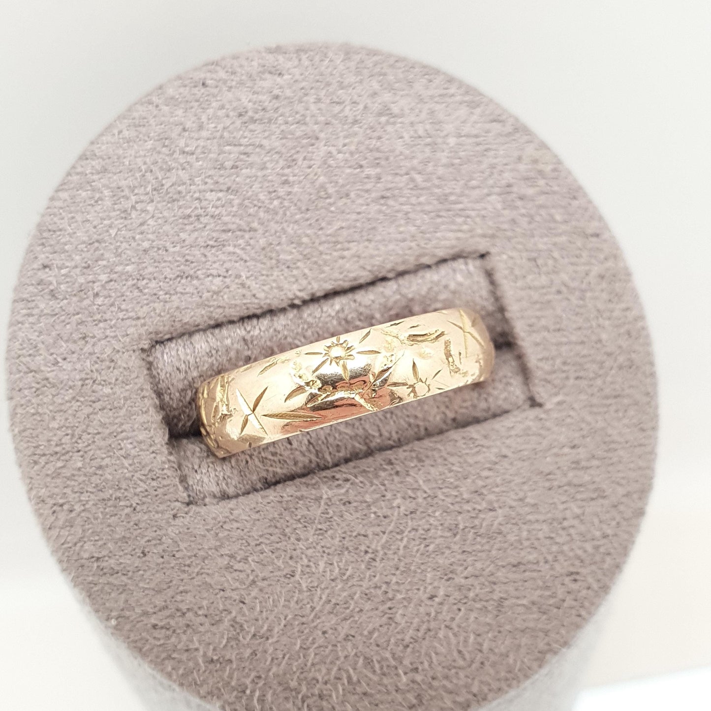 Vintage 9ct 9k Gold Band Ring Star and Sun Style Pattern Wide Stacking Stacker 1971 Hallmarked Solid 375 Womens Jewelry Jewellery