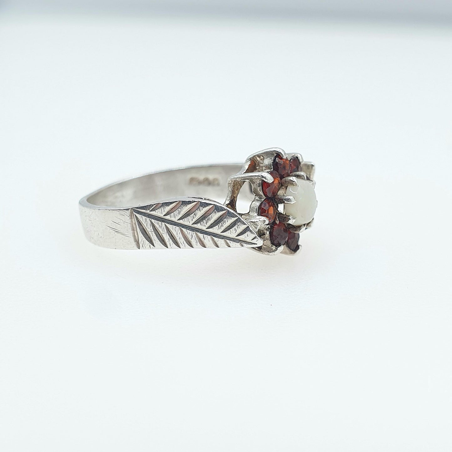 Vintage Sterling Silver Opal Garnet Ring Cluster Halo Leaf Shoulders Genuine Gemstones Womens Jewelry Jewellery UK M.5 US 6.5