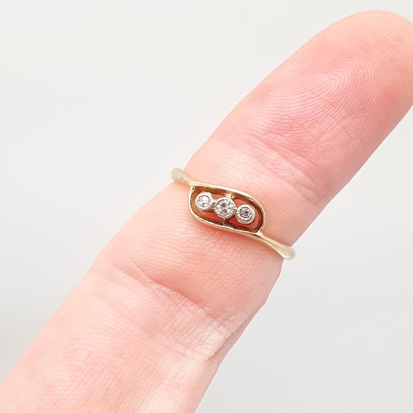 Antique 18ct Gold Diamond Ring Trilogy Crossover Solid 18k Natural Diamonds Vintage Sparkly Jewelry Jewellery