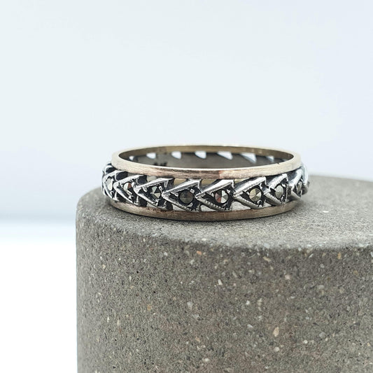 Antique Art Deco 9ct Gold & Solid Silver Marcasite Eternity Ring Triangle Arrow Pattern 1920s Womens Jewelry Jewellery UK N US 6.75