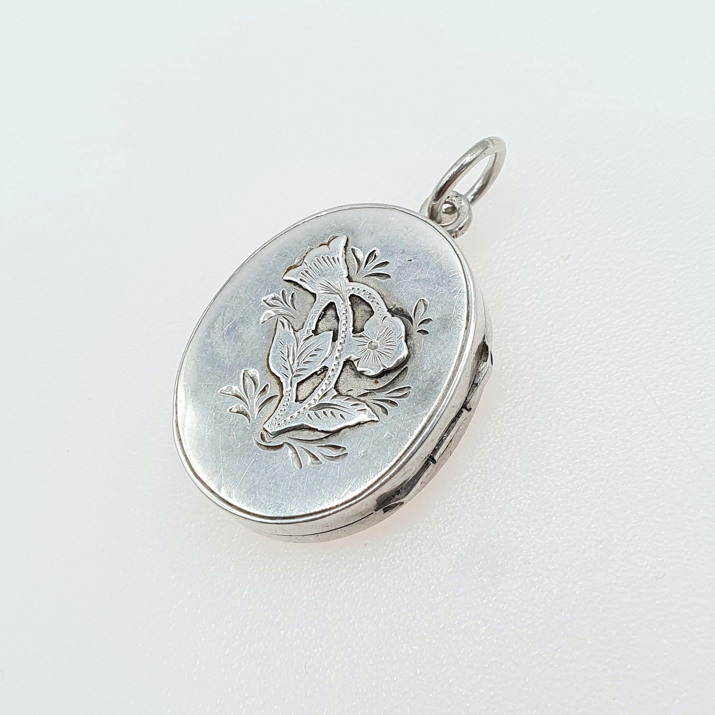 Antique Victorian Sterling Silver Flower Locket Small Oval Picture Photo Picture Keepsake Gift Womens Jewelry Jewellery
