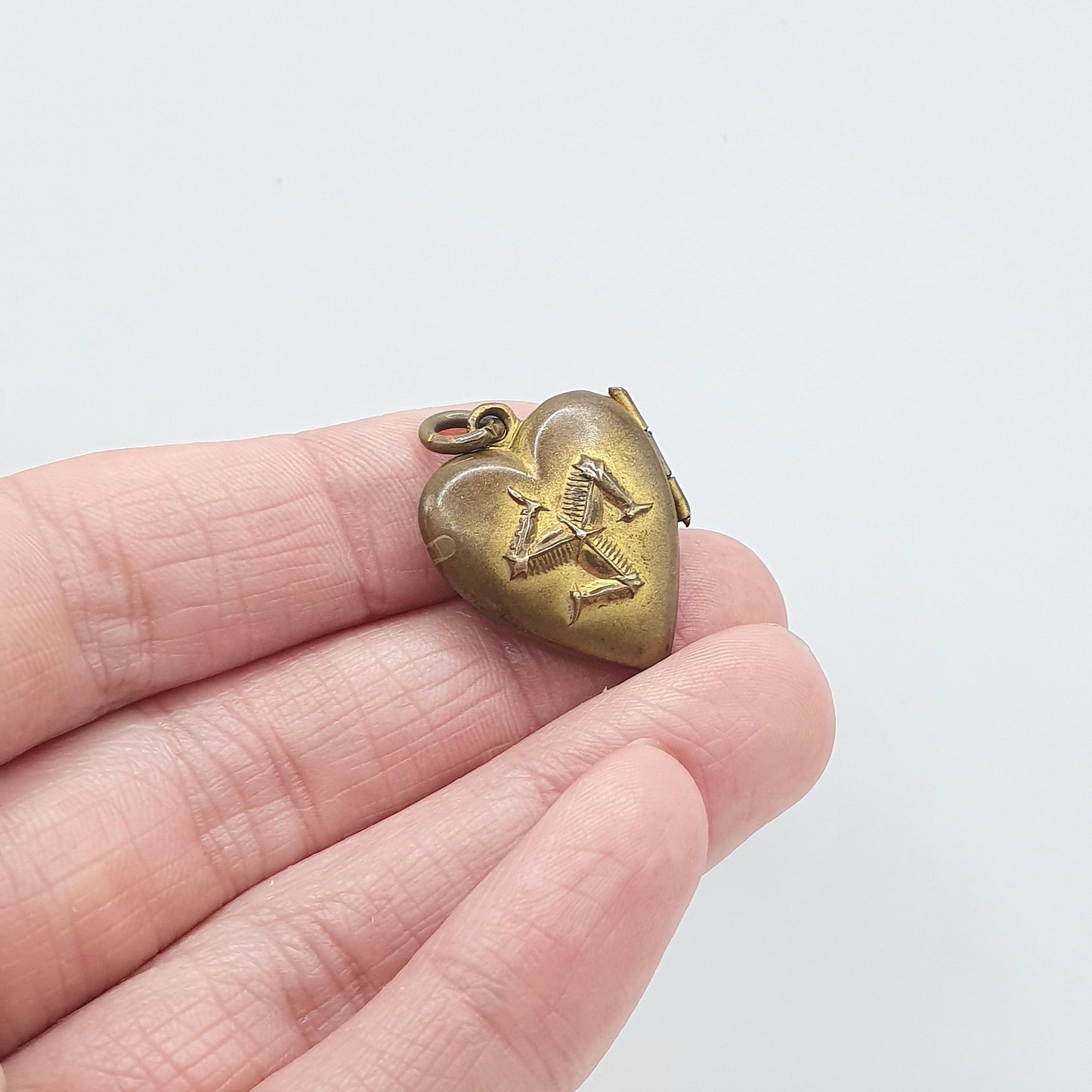Antique Gold Gilt Isle of Man Heart Locket Manx Flag Cute Sweet Love Romantic Gift Vintage Womens Mens Jewellery Jewelry