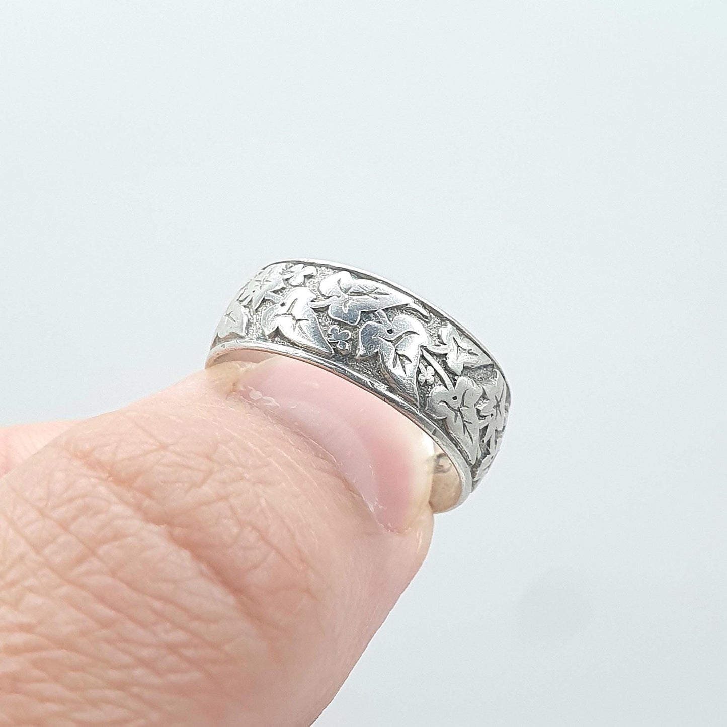 Antique Victorian Sterling Silver Band Ring Chased Ivy Leaf Pattern Foliage UK L US 5.75 Jewelry Womens Mens Womens Jewellery