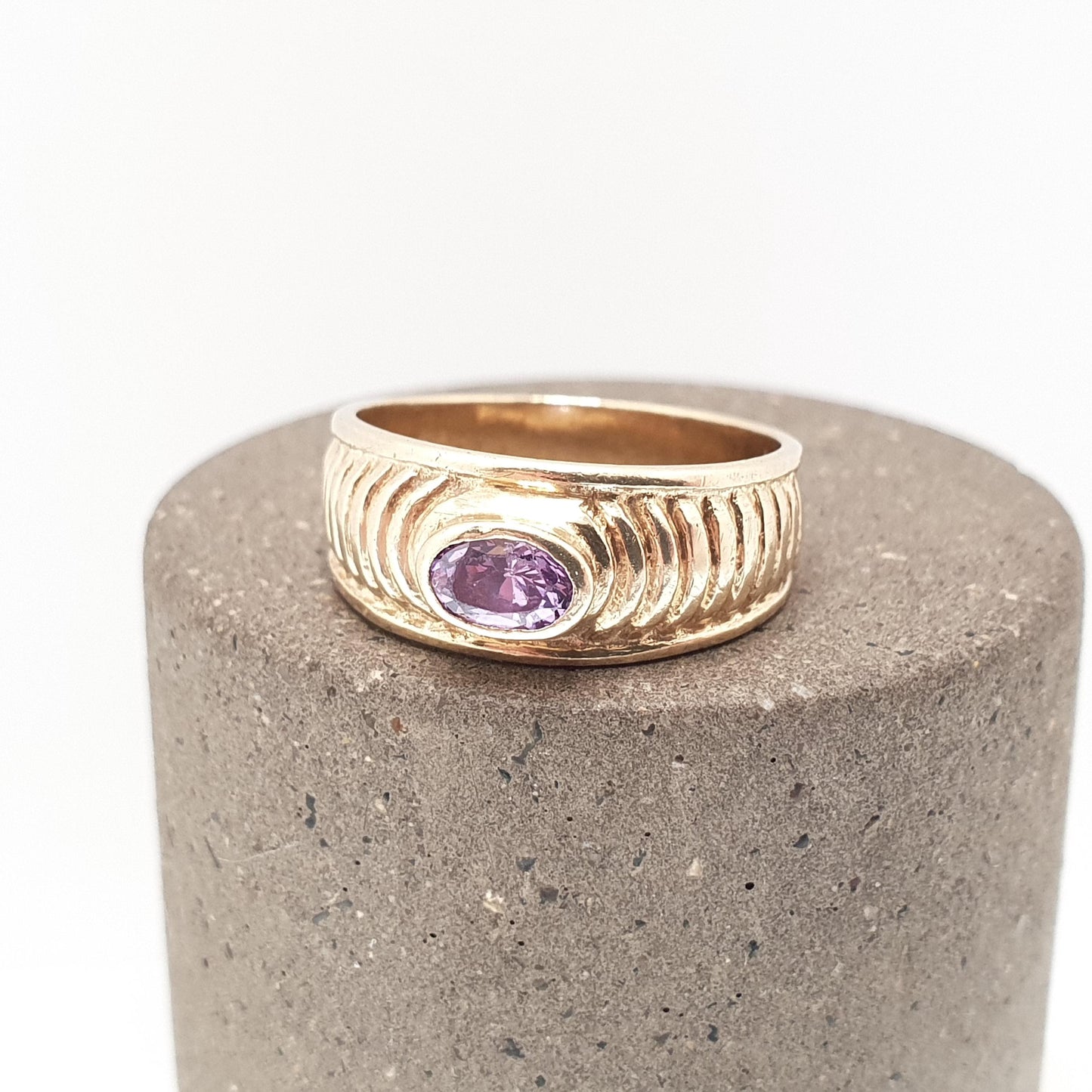 Vintage 9ct Gold Amethyst Ring Stepped Shoulder Domed Solitaire Oval Cut Solid 9k 9kt Womens Jewelry