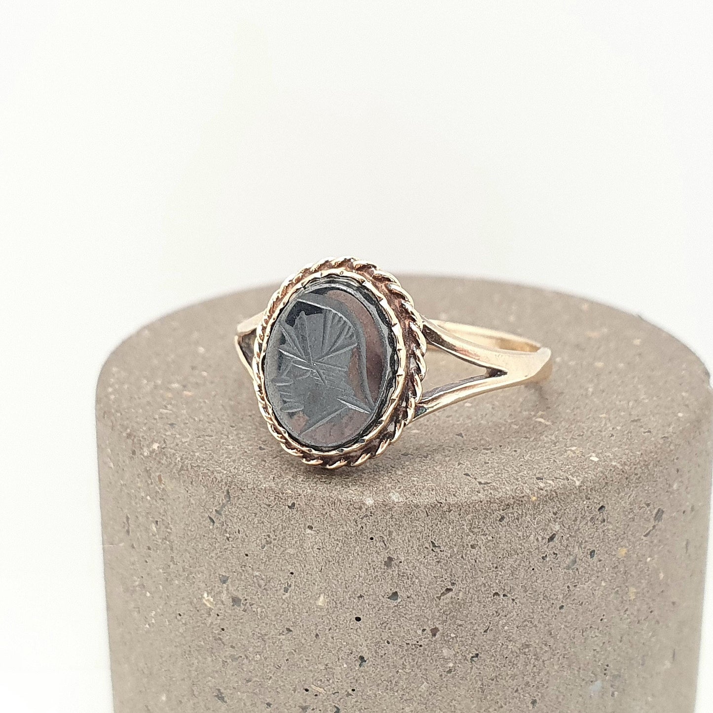 Vintage 9ct Gold Centurion Intaglio Signet Ring Hematite Roman Soldier Solid 9k 9kt Gemstone