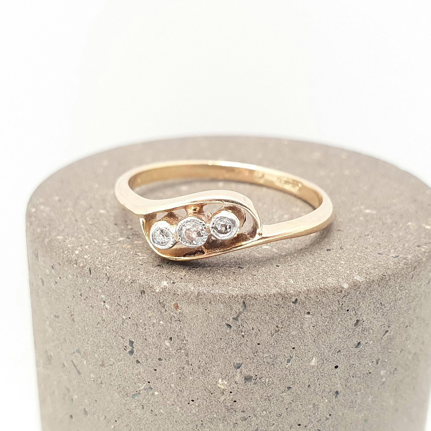 Antique 18ct Gold Diamond Ring Trilogy Crossover Solid 18k Natural Diamonds Vintage Sparkly Jewelry Jewellery